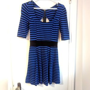 Guess above knee dress with open back